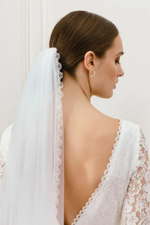 Hot Delicate scalloped veil Veils