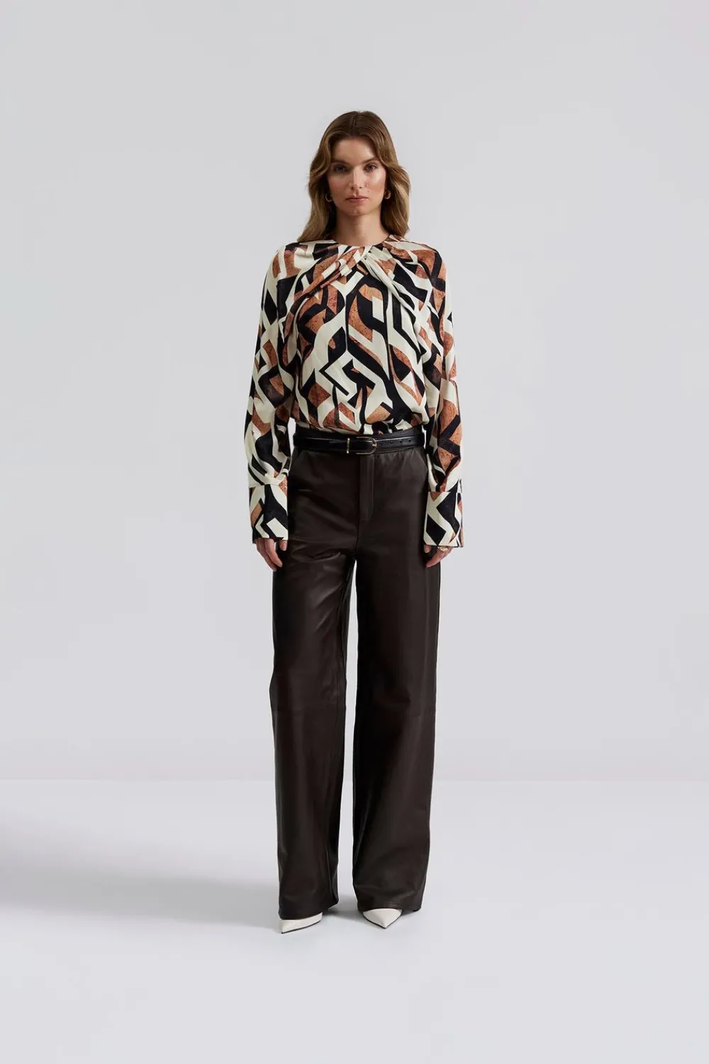 Hot Evie blouse Tops